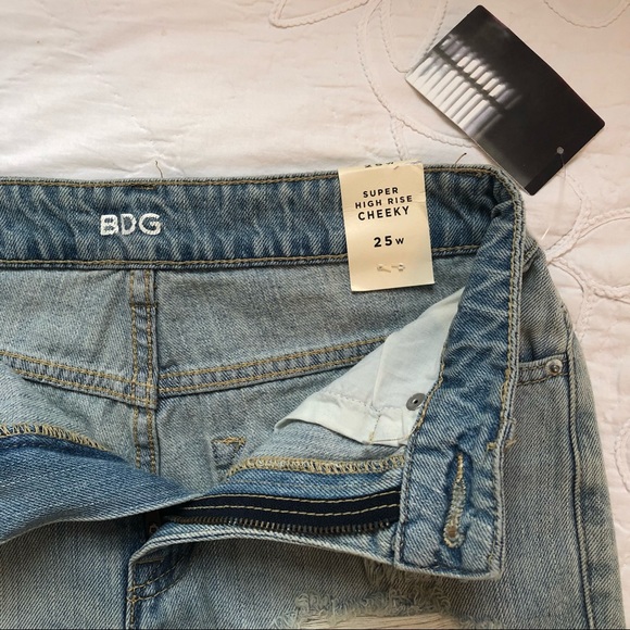 URBAN OUTFITTERS BDG JEAN SHORTS - Picture 4 of 7